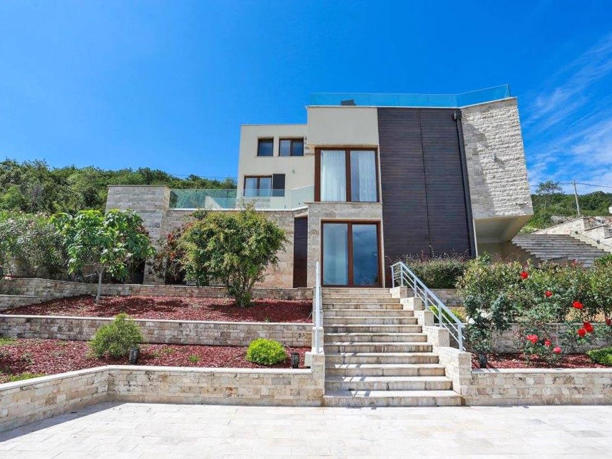 Waterfront Villa in Tivat, Krašići Area 2