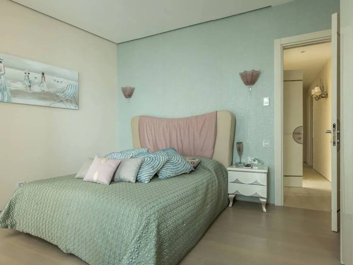 Spacious Four-Bedroom Apartment in Dukley Gardens Budva 5