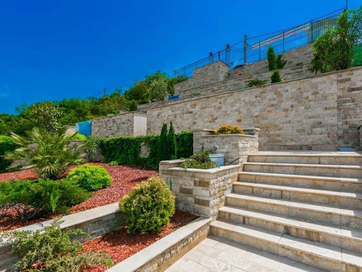 Waterfront Villa in Tivat, Krašići Area thumbnail 9