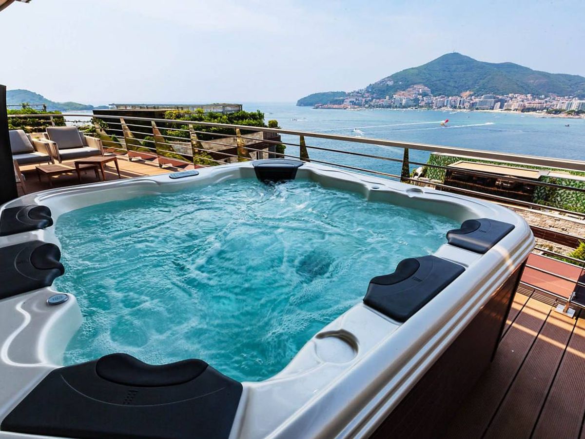 Magnificent Penthouse with Sea View in Budva thumbnail 10